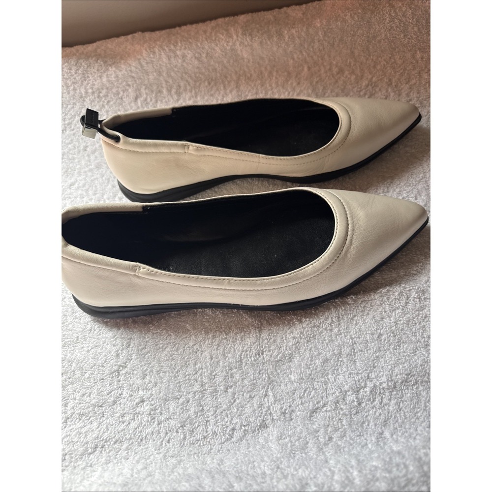 Vince Camuto Bendreta White Leather Pointed Toe Toggle Ballet Flats Size 10M - Picture 7 of 8